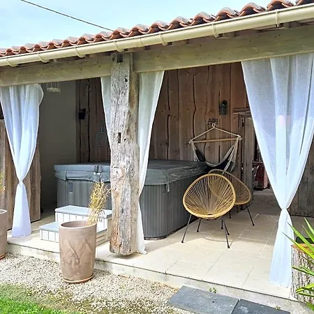 Bed & Breakfast Le P'tit Nid De Gabriel Les Touches-de-Perigny