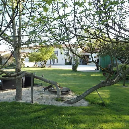 Bed & Breakfast Le P'tit Nid De Gabriel 3*